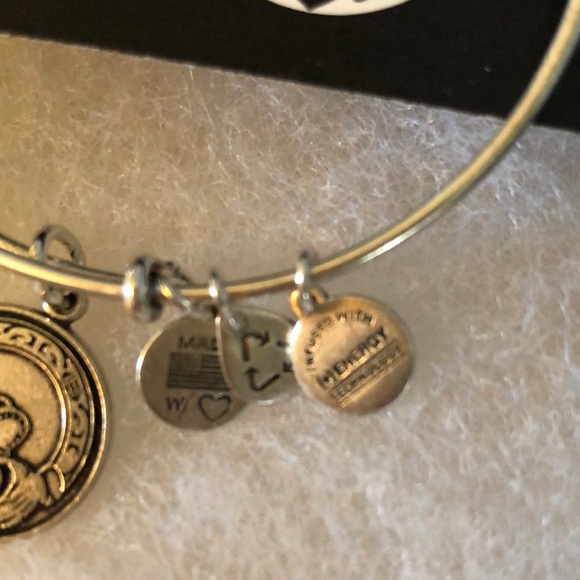 ALEX AND ANI Claddagh Energy Bracelet - Picture 4 of 7